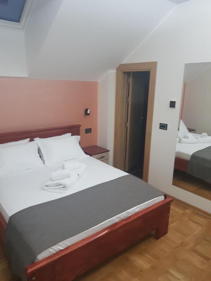 Hotel Kutko Pančevo Eksteriør bilde