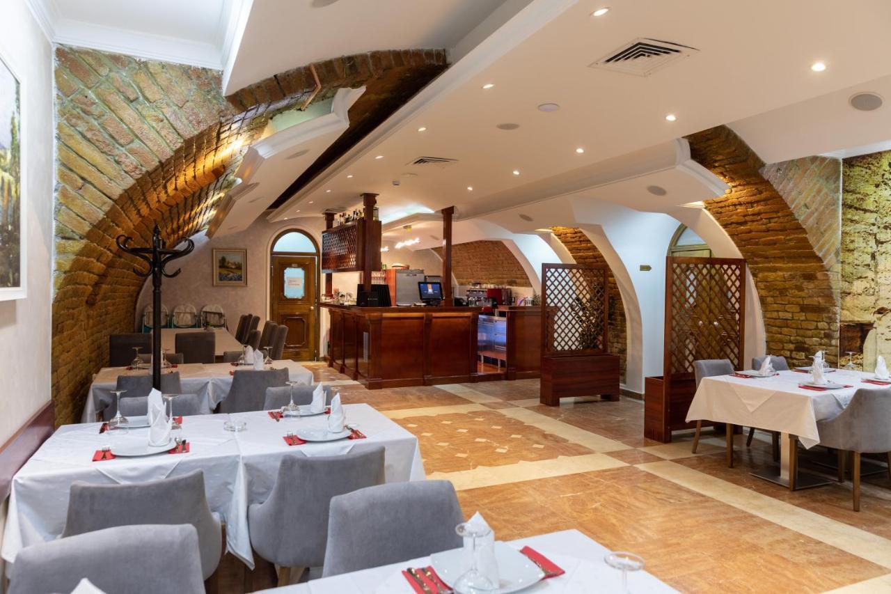 Hotel Kutko Pančevo Eksteriør bilde