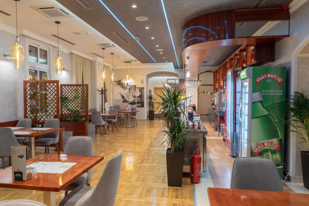 Hotel Kutko Pančevo Eksteriør bilde