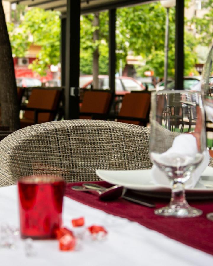 Hotel Kutko Pančevo Eksteriør bilde